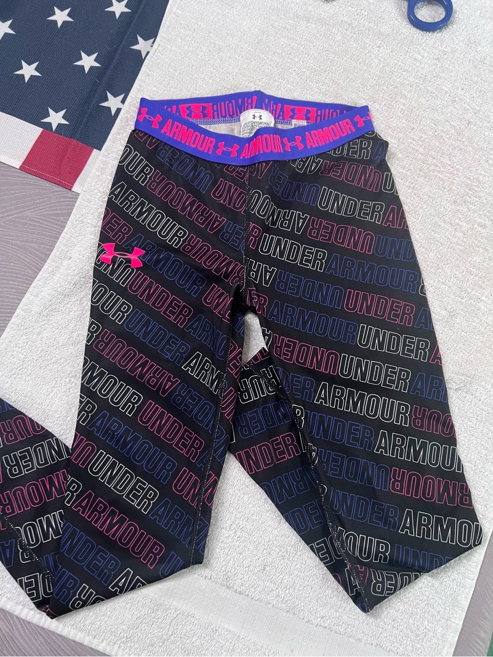 Under Armour Girls YSM HeatGear Printed Leggings Black Pink Blue 1271028